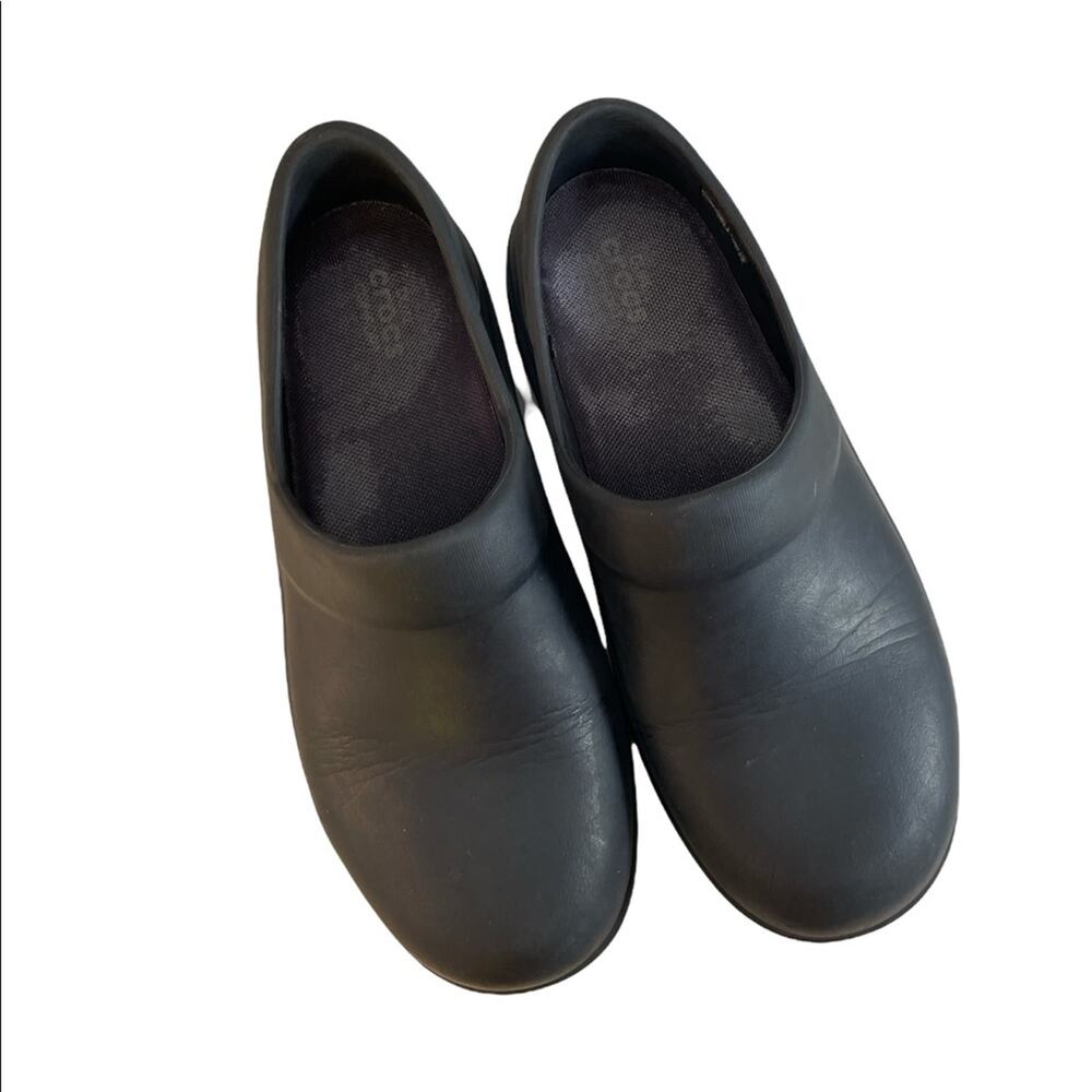 Crocs clogs black size 6 Preowned
